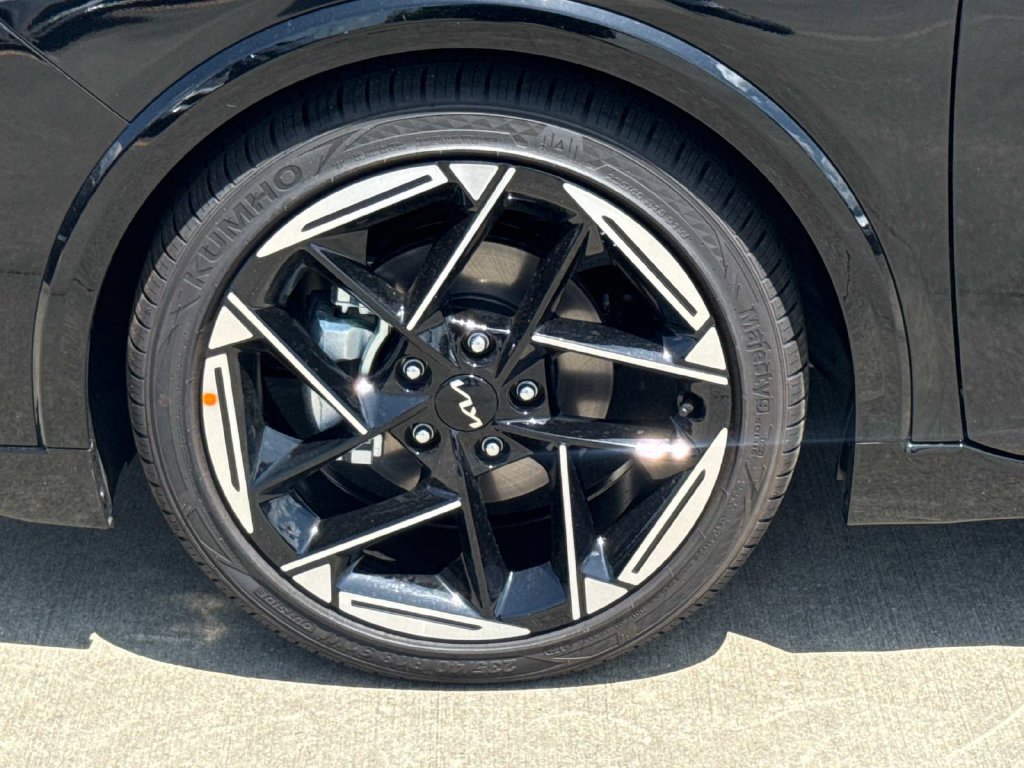 New 2026 Kia K4 GT-Line Turbo w/ GT-Line Premium Package FWD image 4
