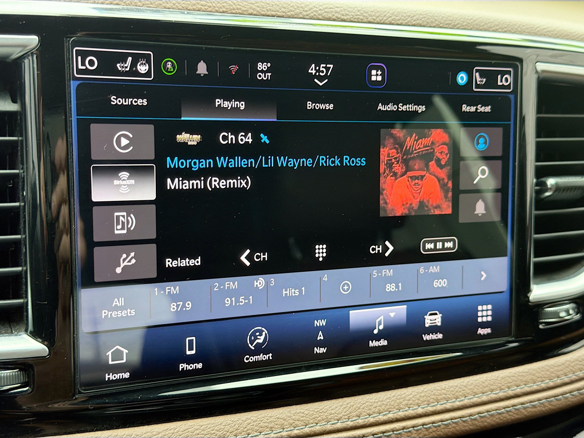 Used 2021 Chrysler Pacifica Limited w/ Uconnect Theater Family Group AWD/4WD image 15