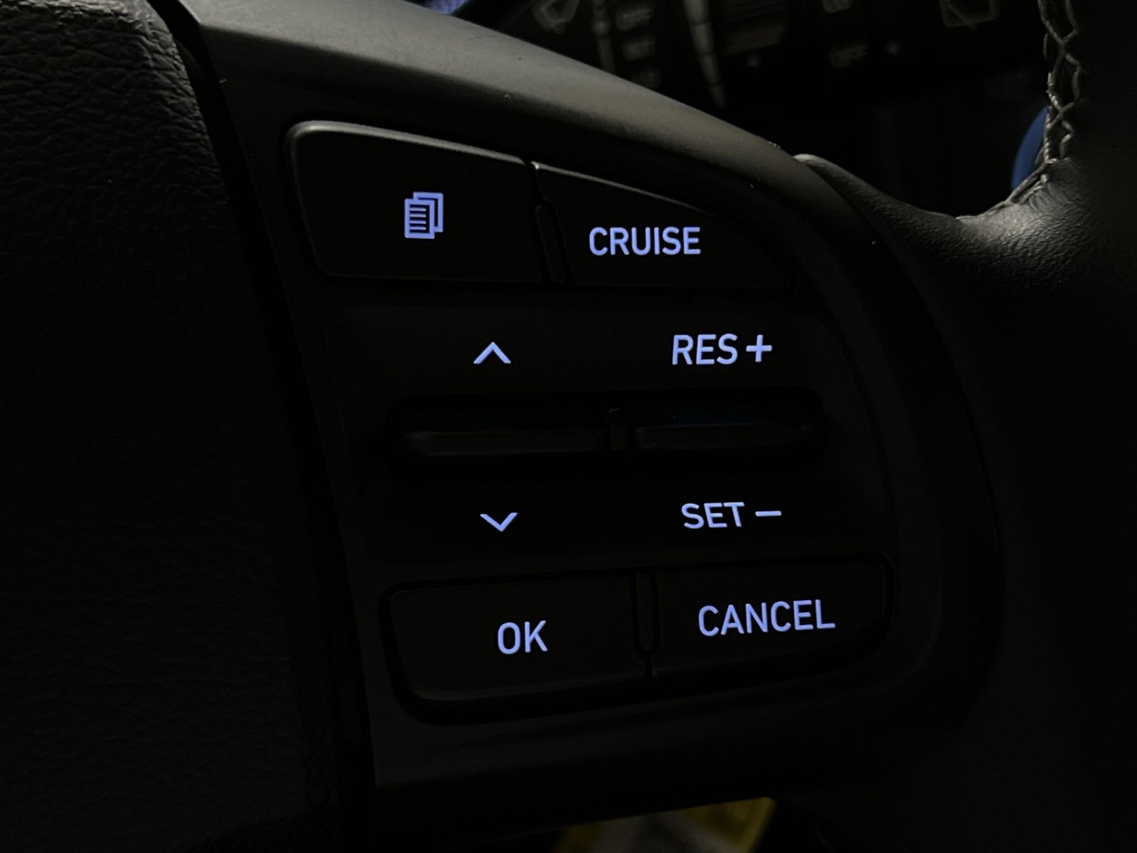 Used 2022 Hyundai Venue SEL FWD image 38