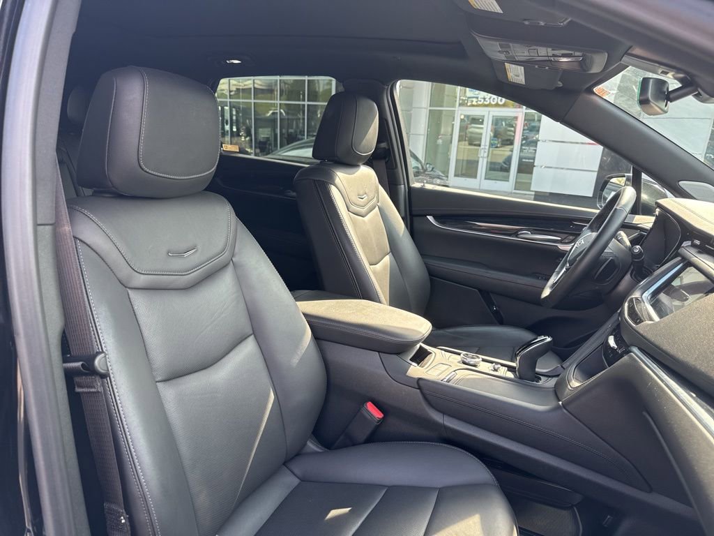 Used 2025 Cadillac XT5 Premium Luxury image 18