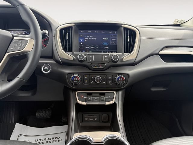 Used 2024 GMC Terrain Denali w/ Denali Premium Package AWD/4WD image 11
