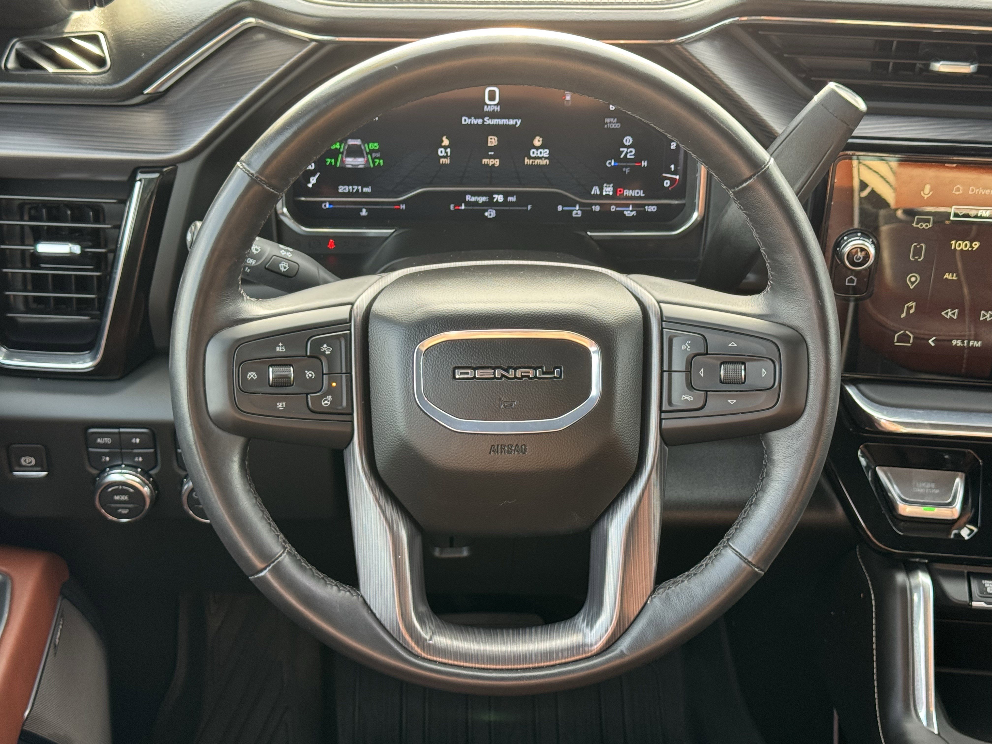 Used 2025 GMC Sierra 2500 Denali Ultimate image 15