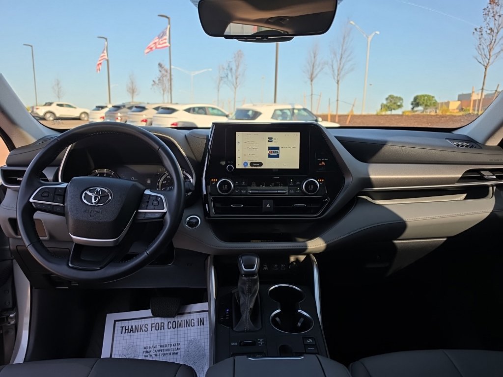 Used 2025 Toyota Highlander XLE AWD/4WD image 22