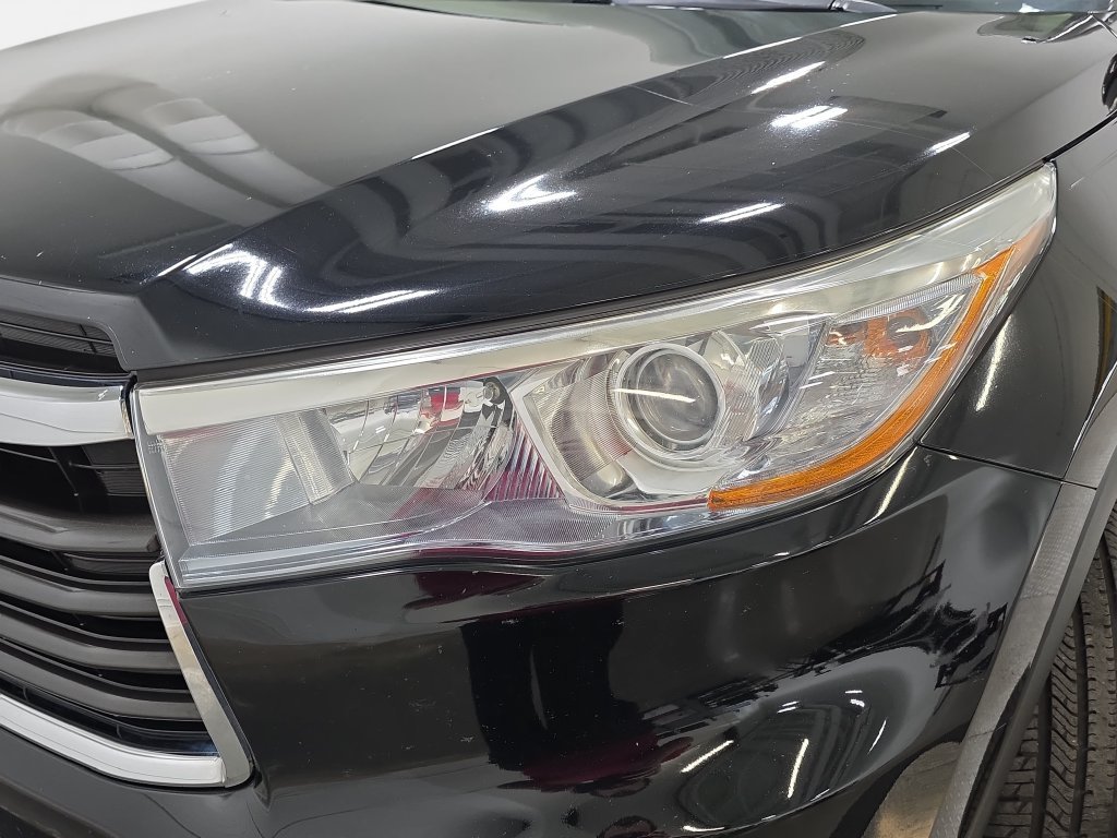 Used 2015 Toyota Highlander Limited Platinum FWD image 29
