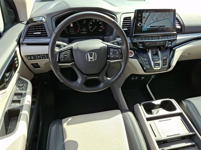 Used 2025 Honda Odyssey Elite image 2