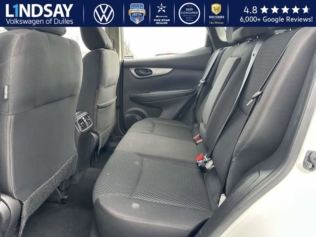 Used 2018 Nissan Rogue Sport S image 13