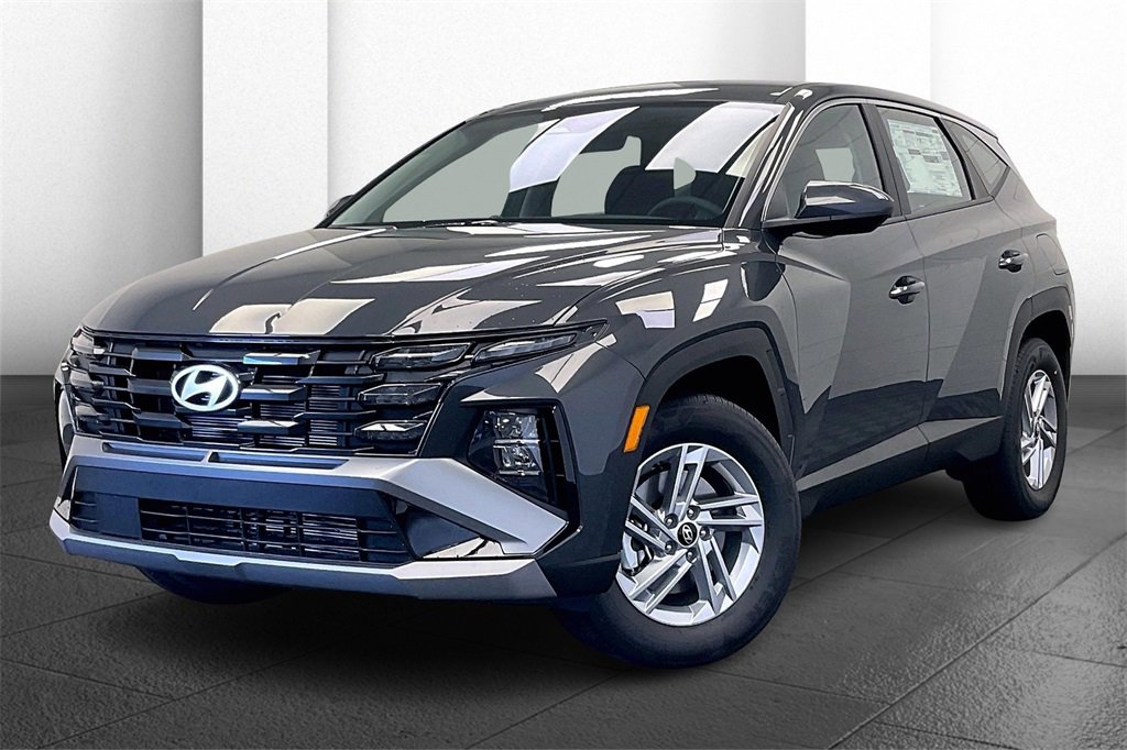 New 2025 Hyundai Tucson SE image 2