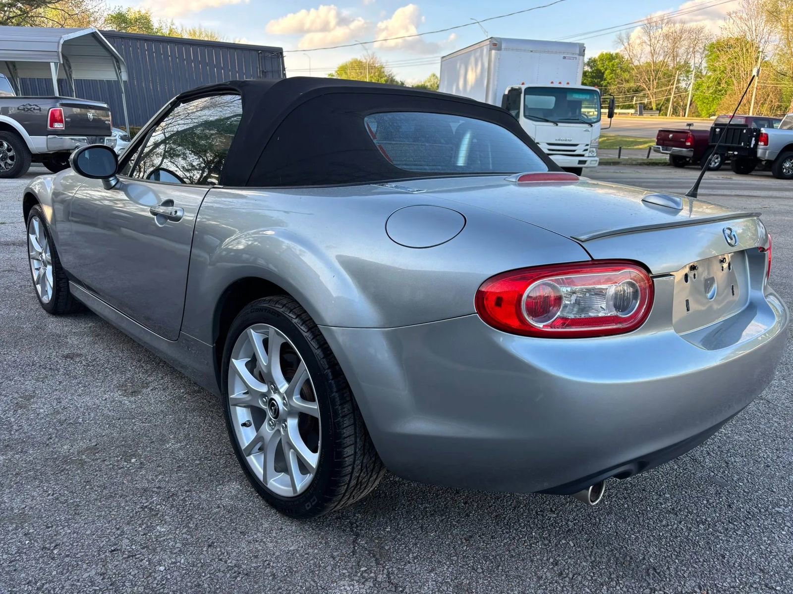 Used 2009 MAZDA MX-5 Miata Grand Touring w/ Premium Pkg RWD image 5
