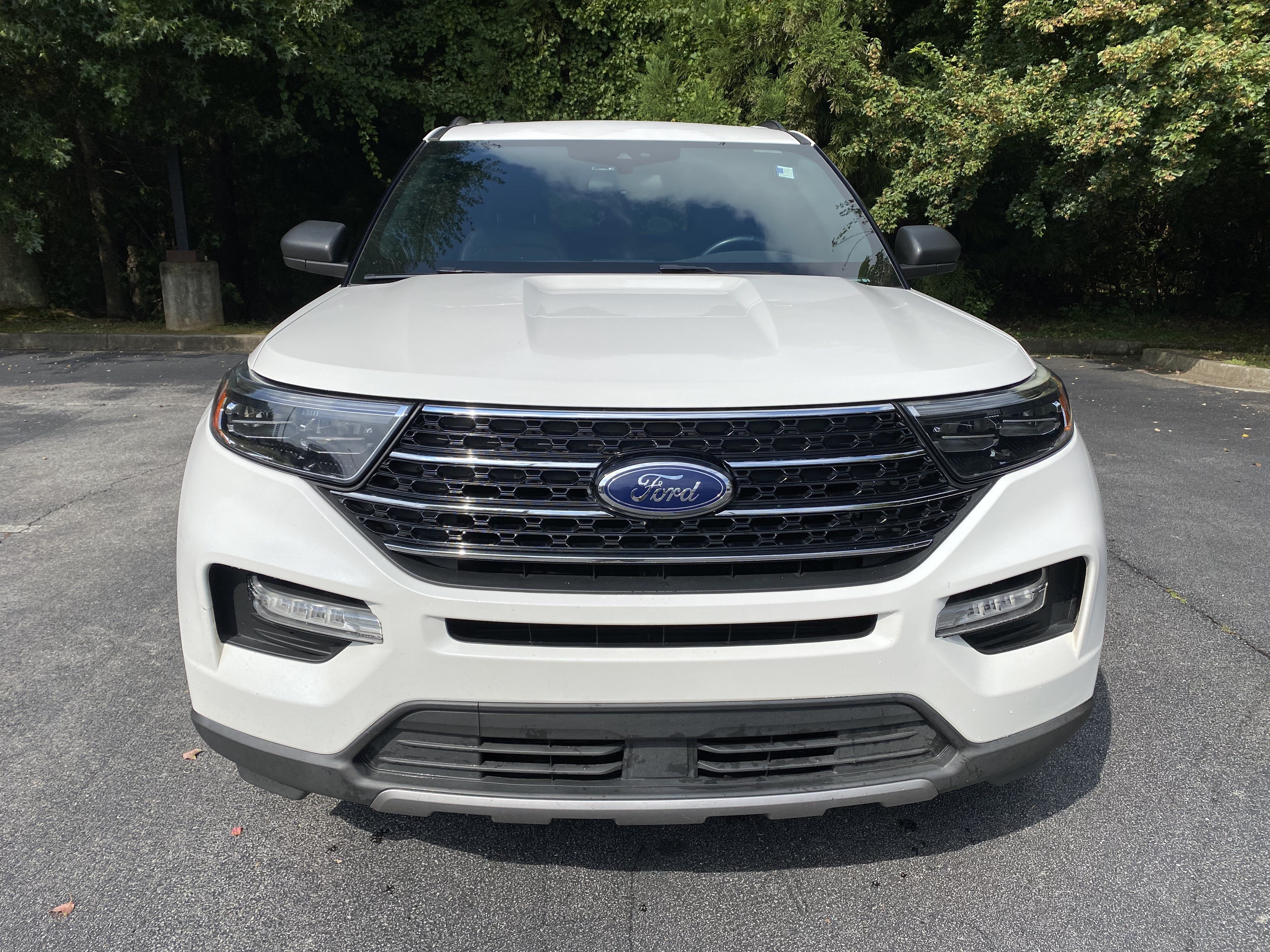 Used 2020 Ford Explorer XLT w/ Equipment Group 202A AWD/4WD image 3