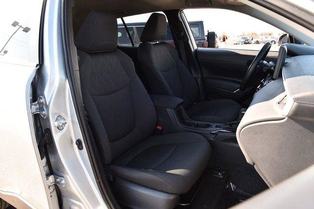 Used 2025 Toyota Corolla Cross LE image 20