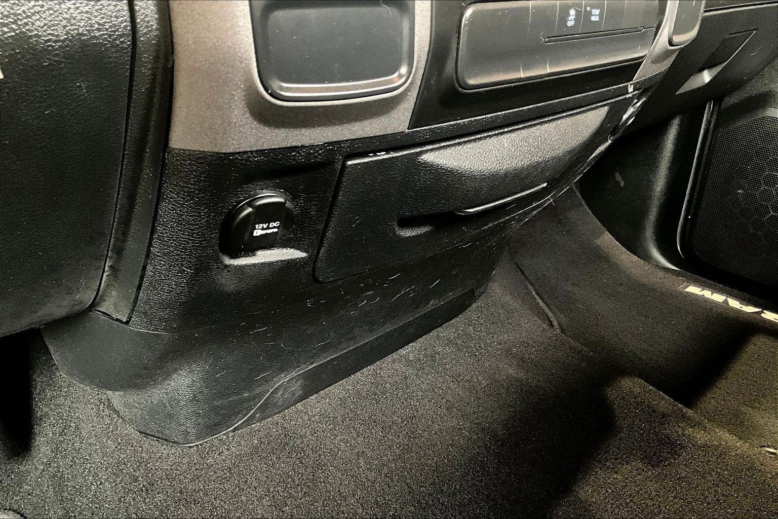Used 2018 RAM 1500 Express RWD image 16