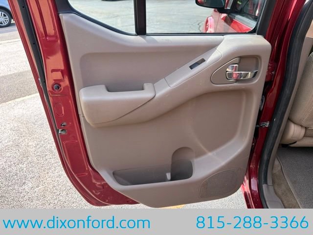 Used 2013 Nissan Frontier SV w/ SV Value Truck Pkg AWD/4WD image 23