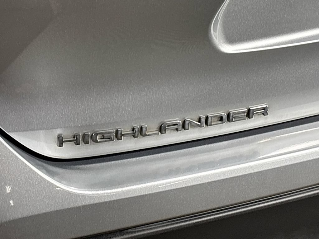 Used 2021 Toyota Highlander XSE AWD/4WD image 25