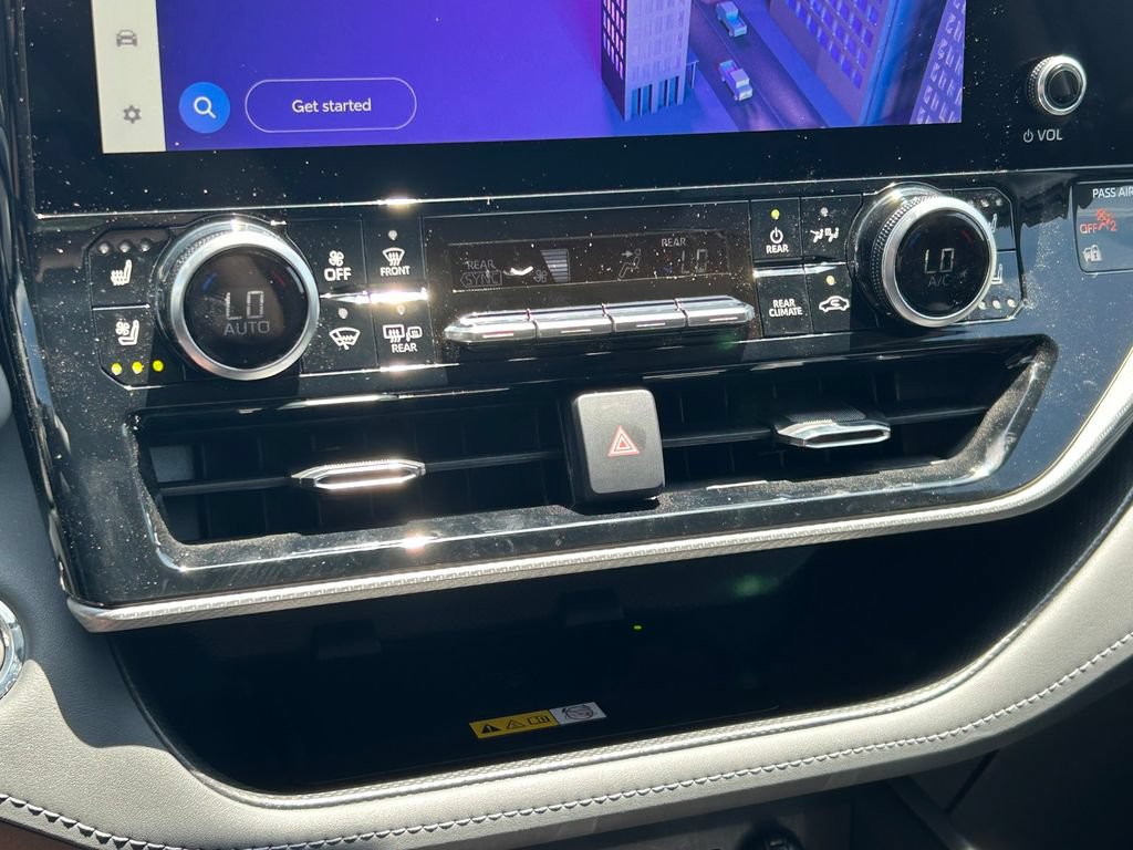 Used 2023 Toyota Highlander Platinum FWD image 39
