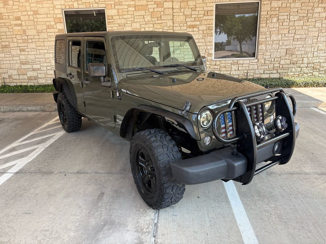 Used 2015 Jeep Wrangler Unlimited Sport AWD/4WD image 3