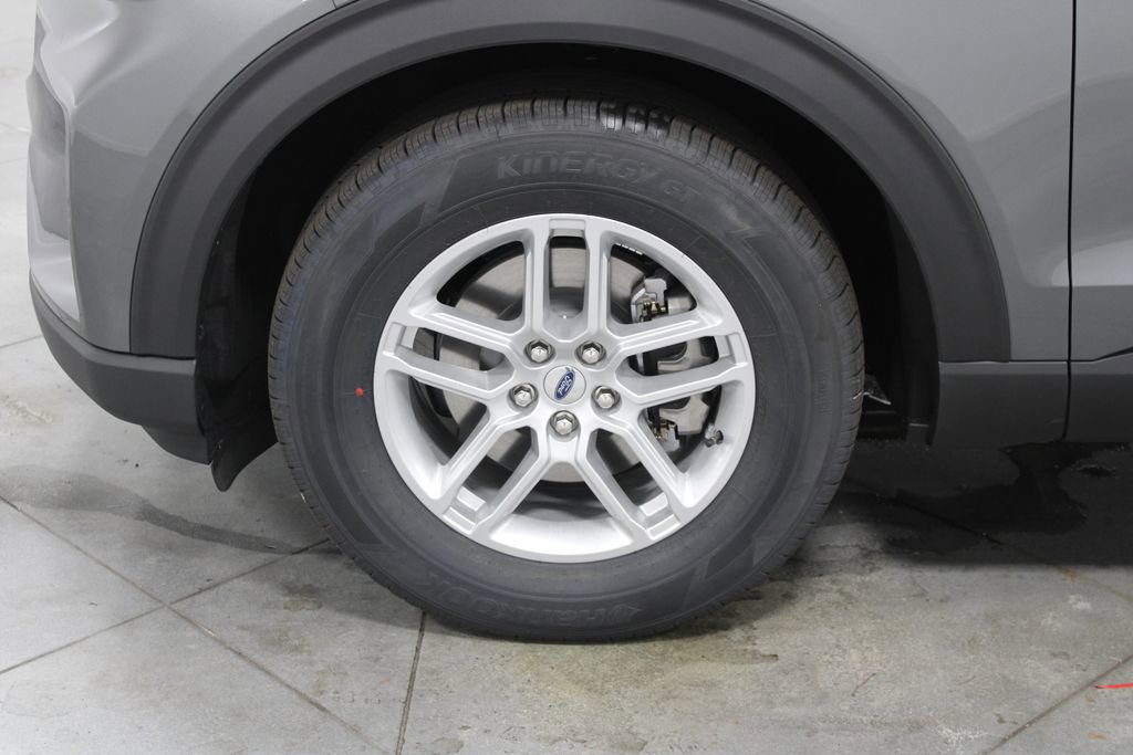 New 2026 Ford Explorer Active image 18