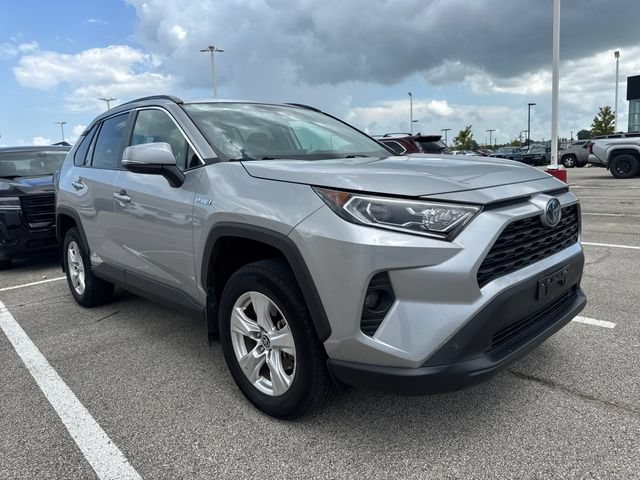 Used 2021 Toyota RAV4 XLE w/ Convenience Package AWD/4WD image 3