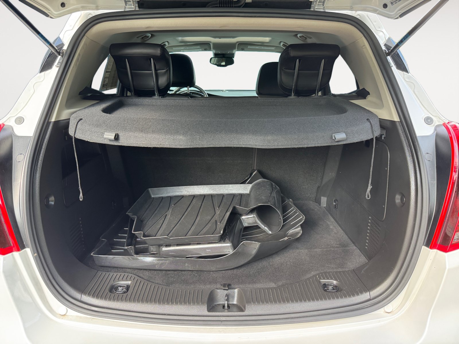 Used 2018 Buick Encore Essence AWD/4WD image 16