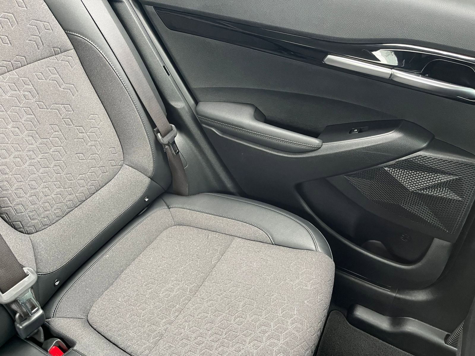 Used 2025 Kia Seltos S image 38