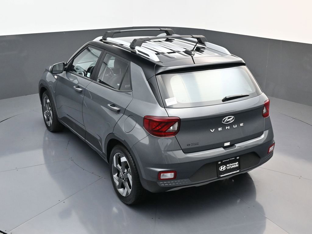 Used 2025 Hyundai Venue Limited image 18