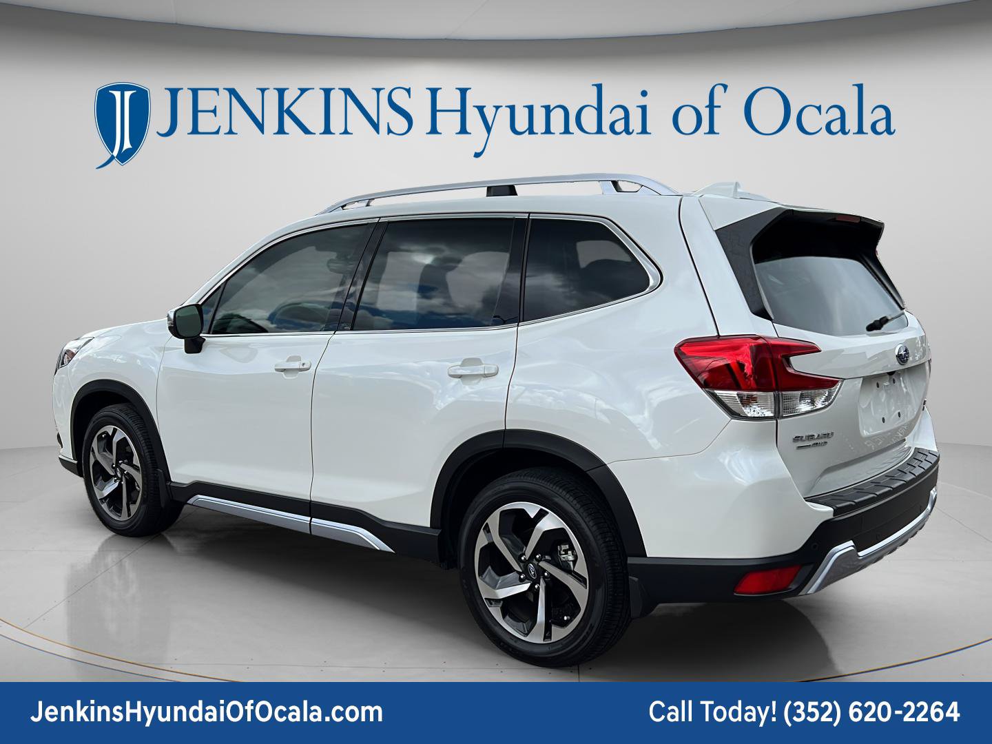 Used 2023 Subaru Forester Touring w/ Popular Package #3 AWD/4WD image 5