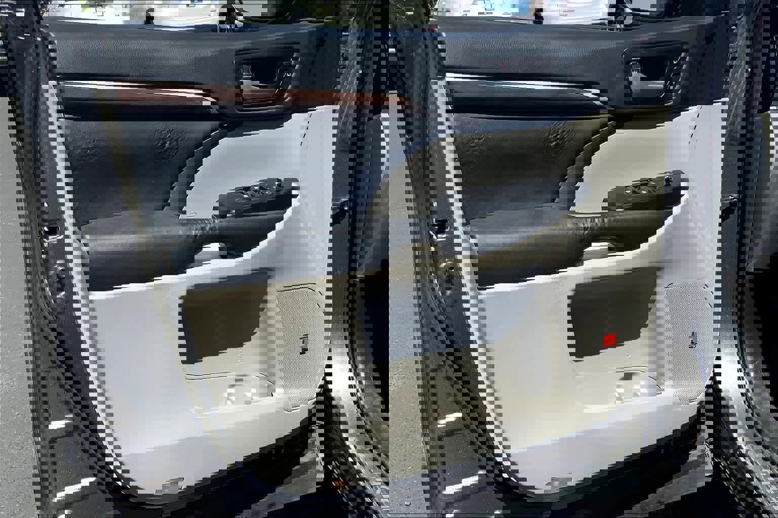 Used 2015 Toyota Highlander Limited w/ Driver Technology Package image 22