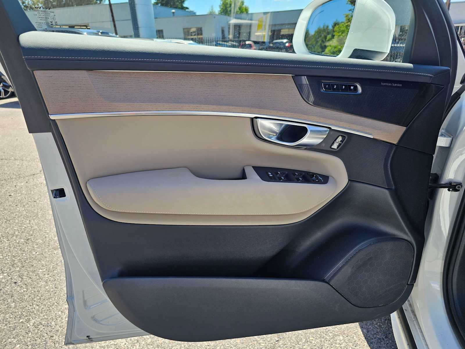 Certified 2026 Volvo XC90 B6 Plus w/ Protection Package Premier AWD/4WD image 23