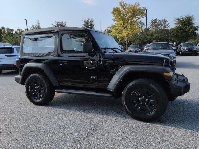 Certified 2022 Jeep Wrangler Sport AWD/4WD image 2