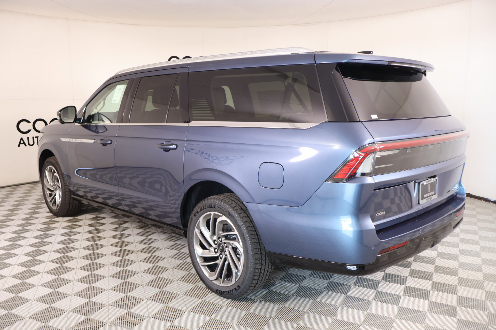 New 2027 Lincoln Navigator L Reserve AWD/4WD image 24