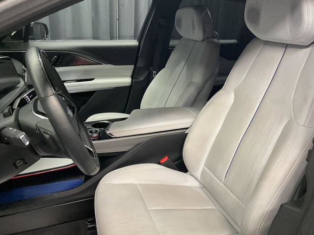 Used 2023 Cadillac Lyriq Luxury image 11