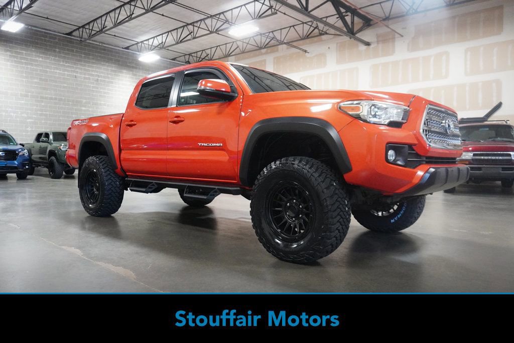 Used 2017 Toyota Tacoma TRD Off-Road image 1