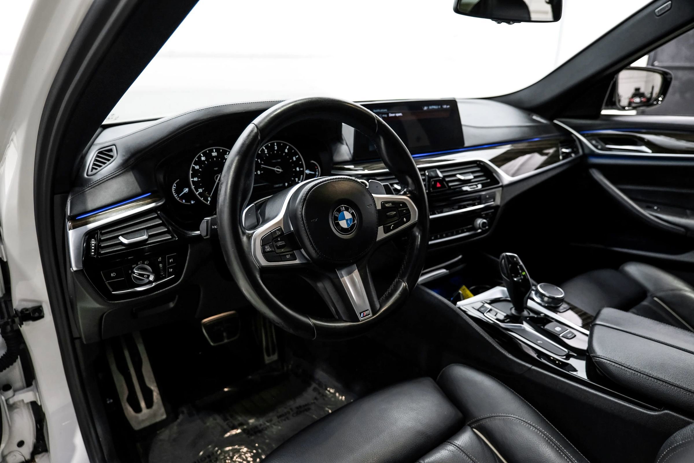 Used 2018 BMW 540i w/ M Sport Package RWD image 20
