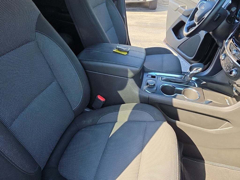 Used 2023 Chevrolet Traverse LT FWD image 29