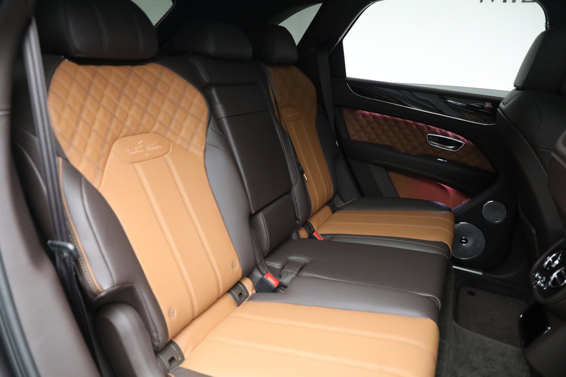 Certified 2021 Bentley Bentayga image 29