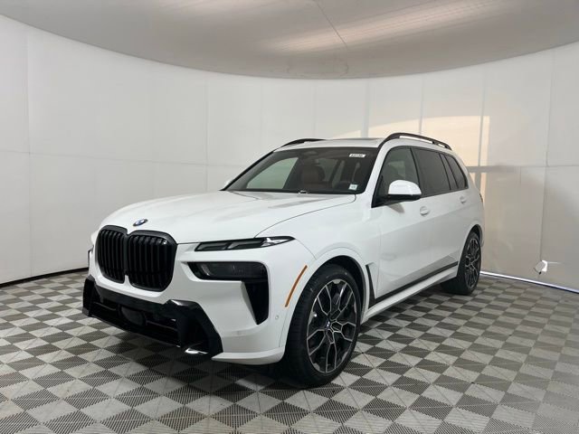 Used 2026 BMW X7 xDrive40i w/ Executive Package image 3