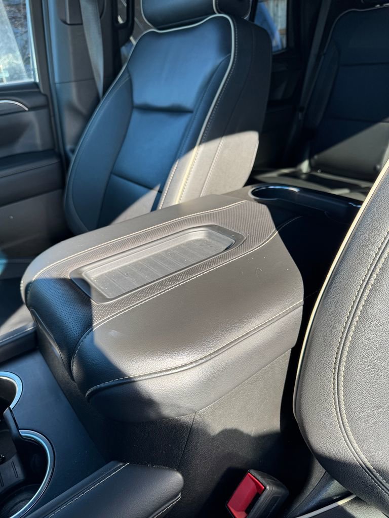 Used 2024 GMC Yukon SLT image 25