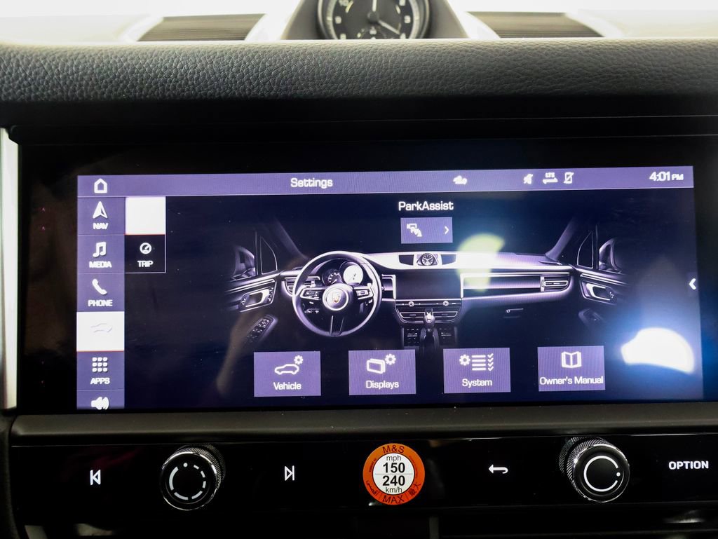 Certified 2024 Porsche Macan AWD/4WD image 15