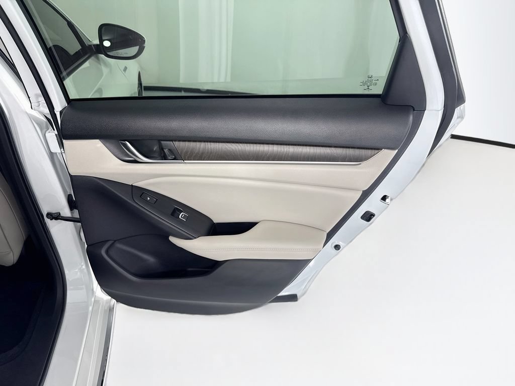 Certified 2021 Honda Accord Touring image 27