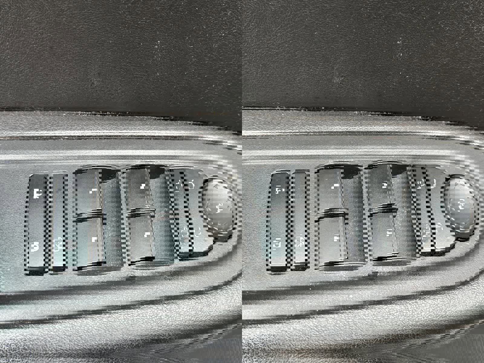 Used 2016 GMC Acadia Denali image 18