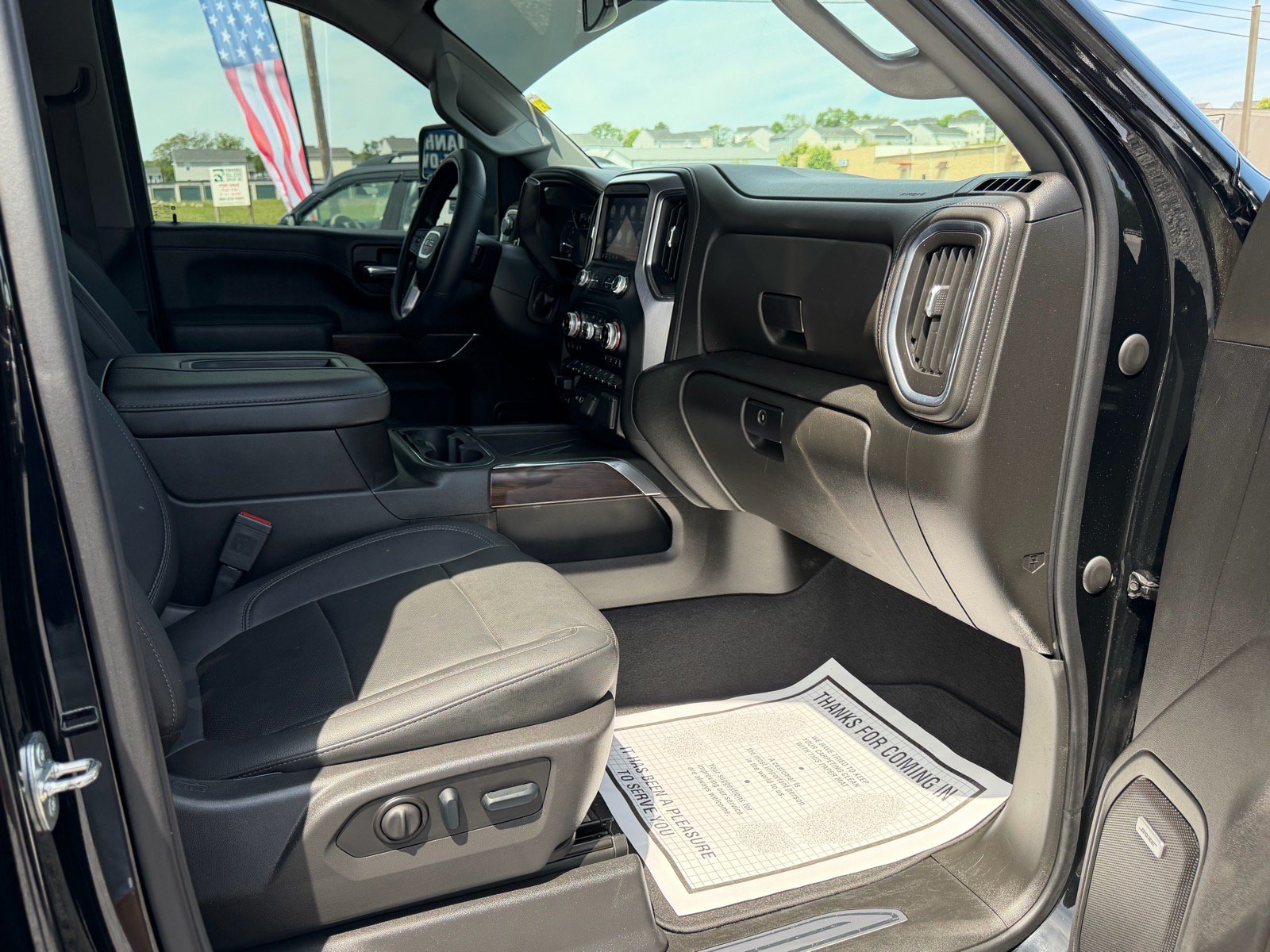 Used 2022 GMC Sierra 3500 SLT w/ SLT Preferred Package AWD/4WD image 28