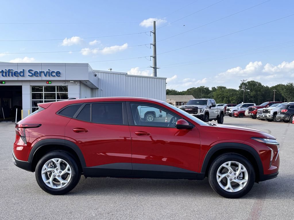 New 2026 Chevrolet Trax LS w/ LS Convenience Package FWD image 4