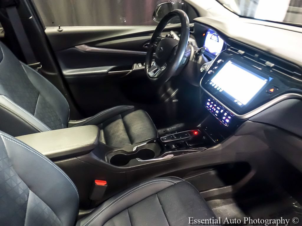 Used 2023 Chevrolet Bolt EUV Premier w/ Sun & Sound Package FWD image 33
