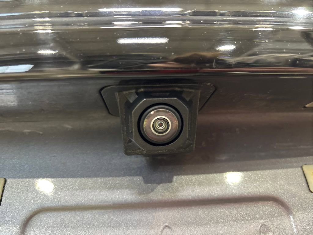 Used 2021 GMC Terrain SLT w/ Elevation Edition image 16