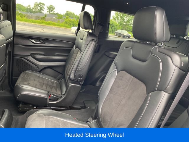 Used 2023 Jeep Grand Cherokee L Laredo RWD image 18
