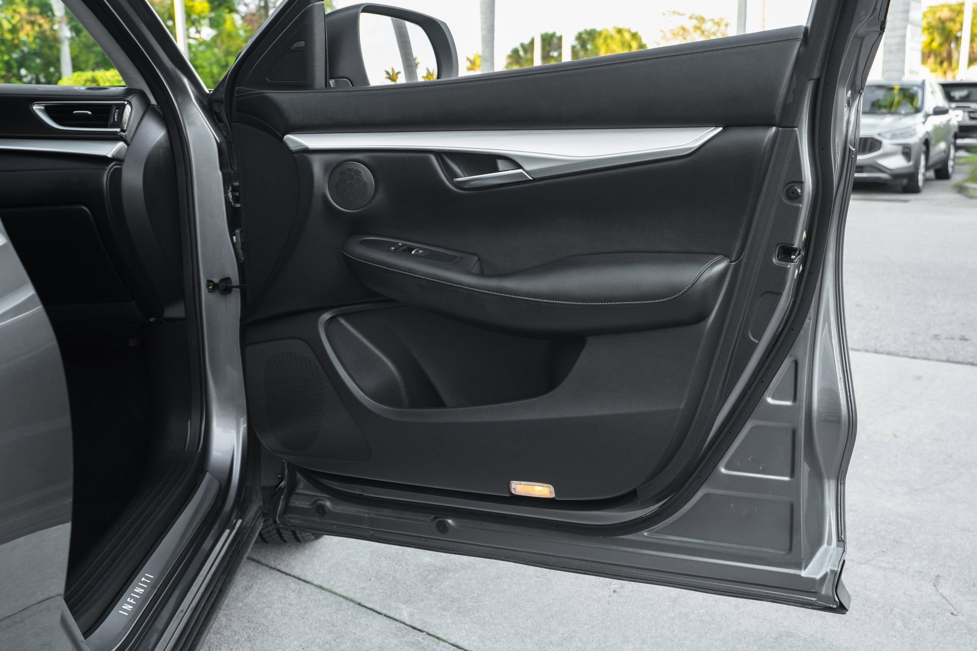 Used 2019 INFINITI QX50 Luxe w/ Navigation Package image 37