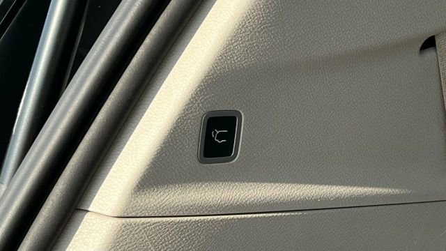 Used 2020 Chrysler Voyager Lxi image 72