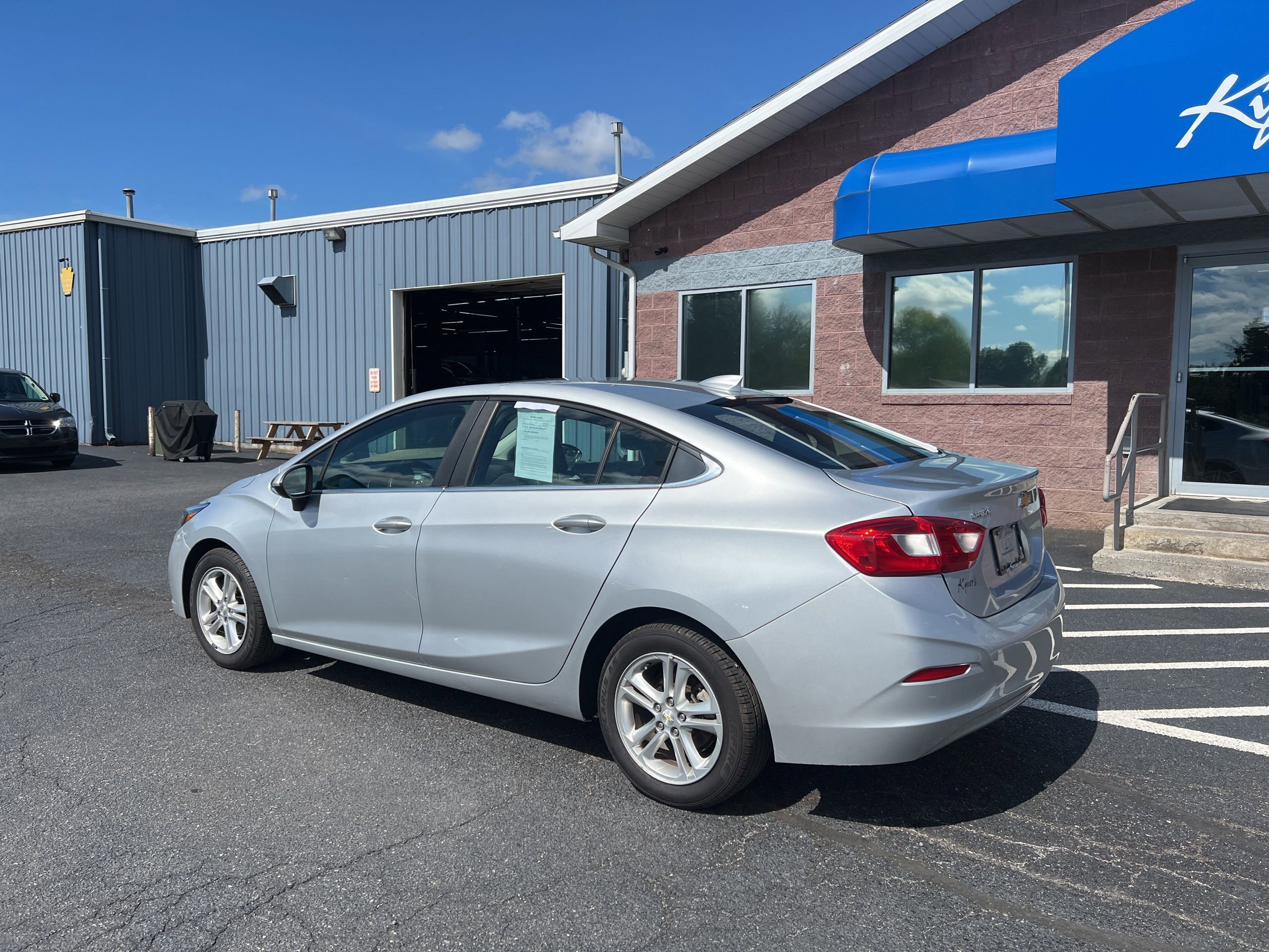 Used 2016 Chevrolet Cruze LT FWD image 4