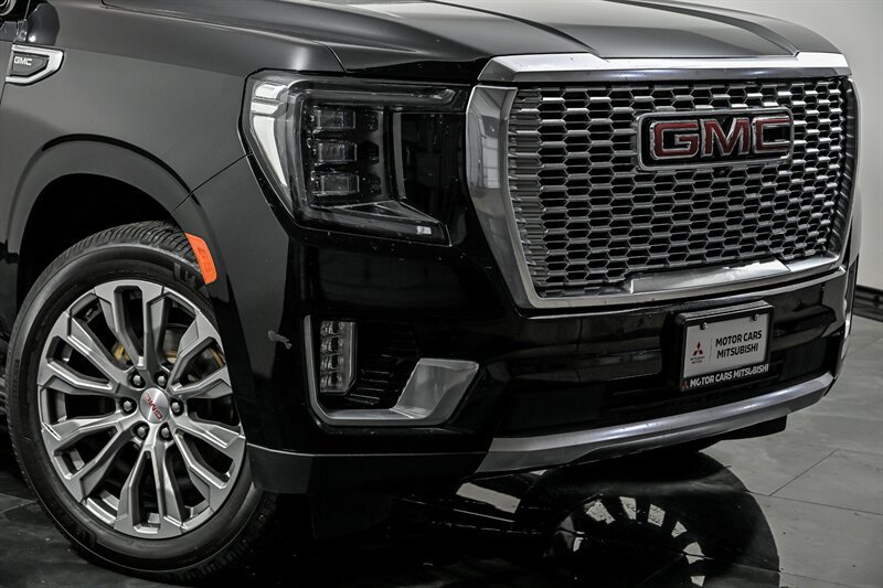 Used 2021 GMC Yukon XL Denali w/ Denali Premium Package AWD/4WD image 2