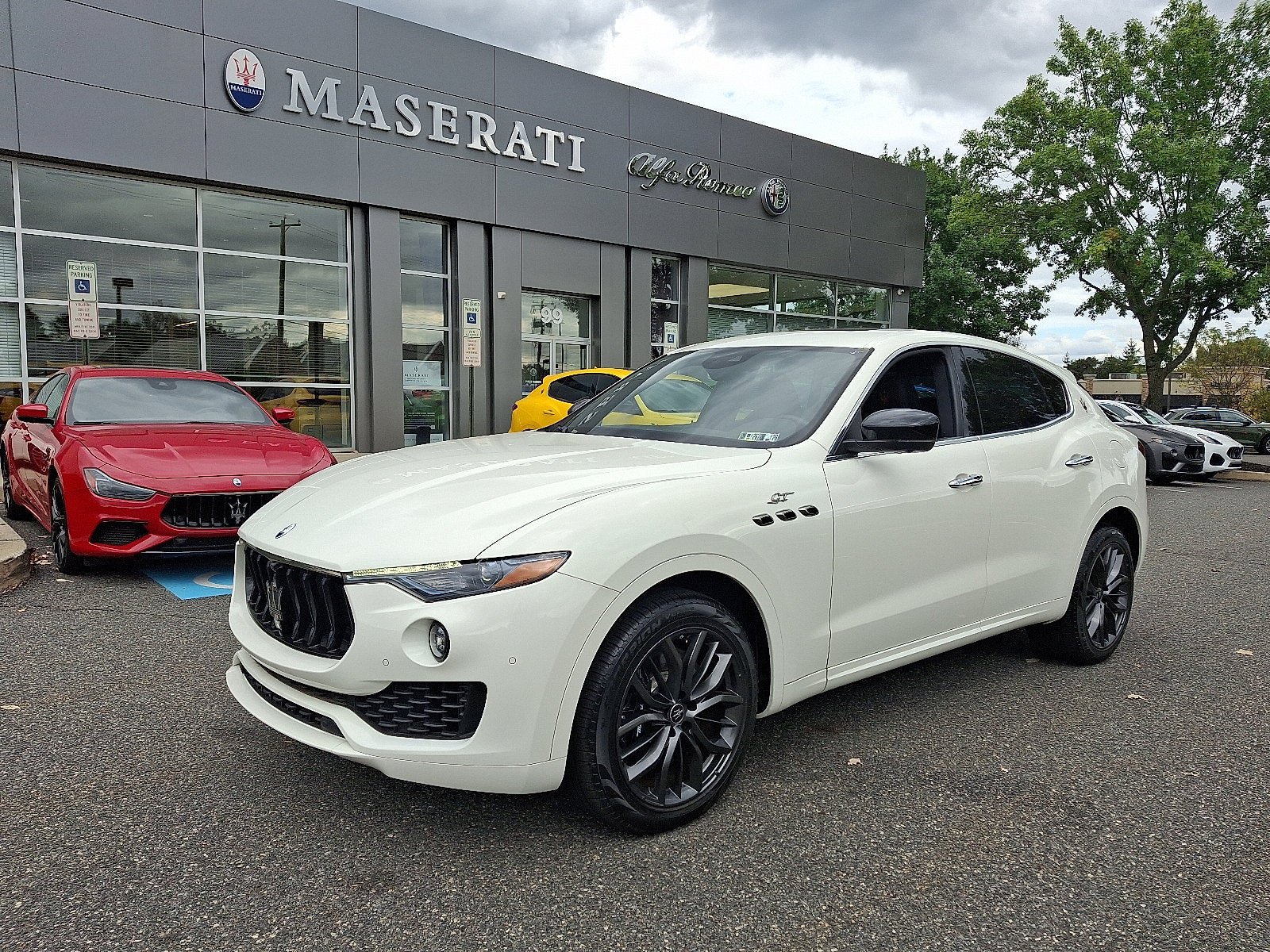 Used 2024 Maserati Levante GT Ultima AWD/4WD video 1