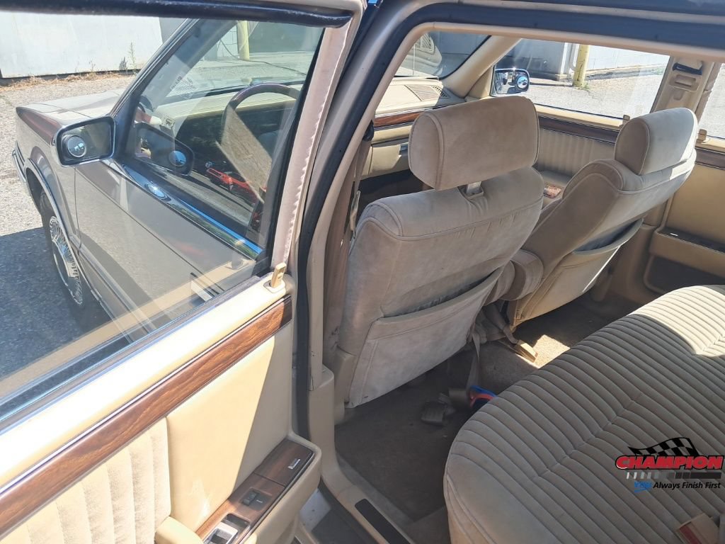 Used 1989 Chrysler New Yorker FWD image 12